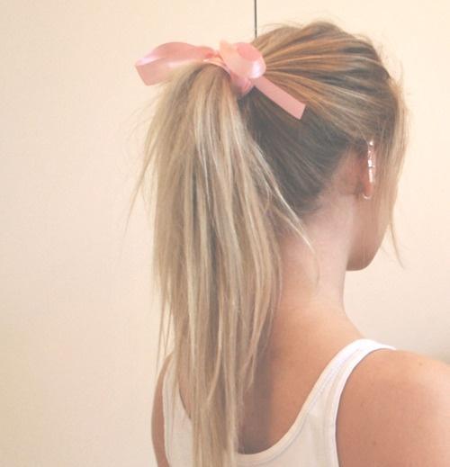 bow ponytail